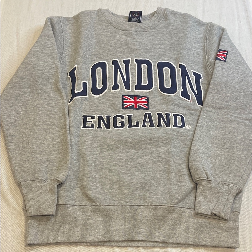 3112106 K.K Crewneck Sweater with London England Design SZ XS see pics